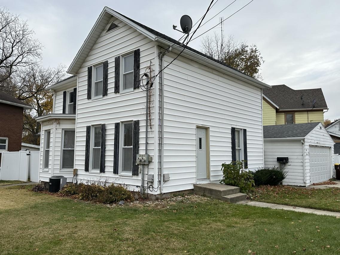 201 W Broadway St., Freeport, IL 61032