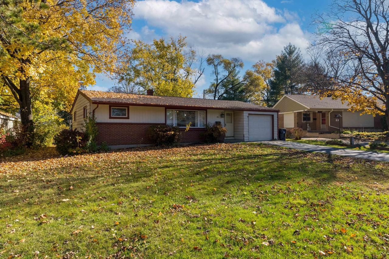 65 Victor Pkwy., Crystal Lake, IL 60014