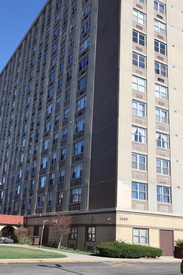 4300 W Ford City Dr. #A210, Chicago, IL 60652