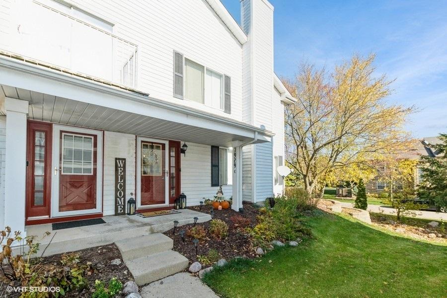 7929 Knottingham Cir. #C, Darien, IL 60561