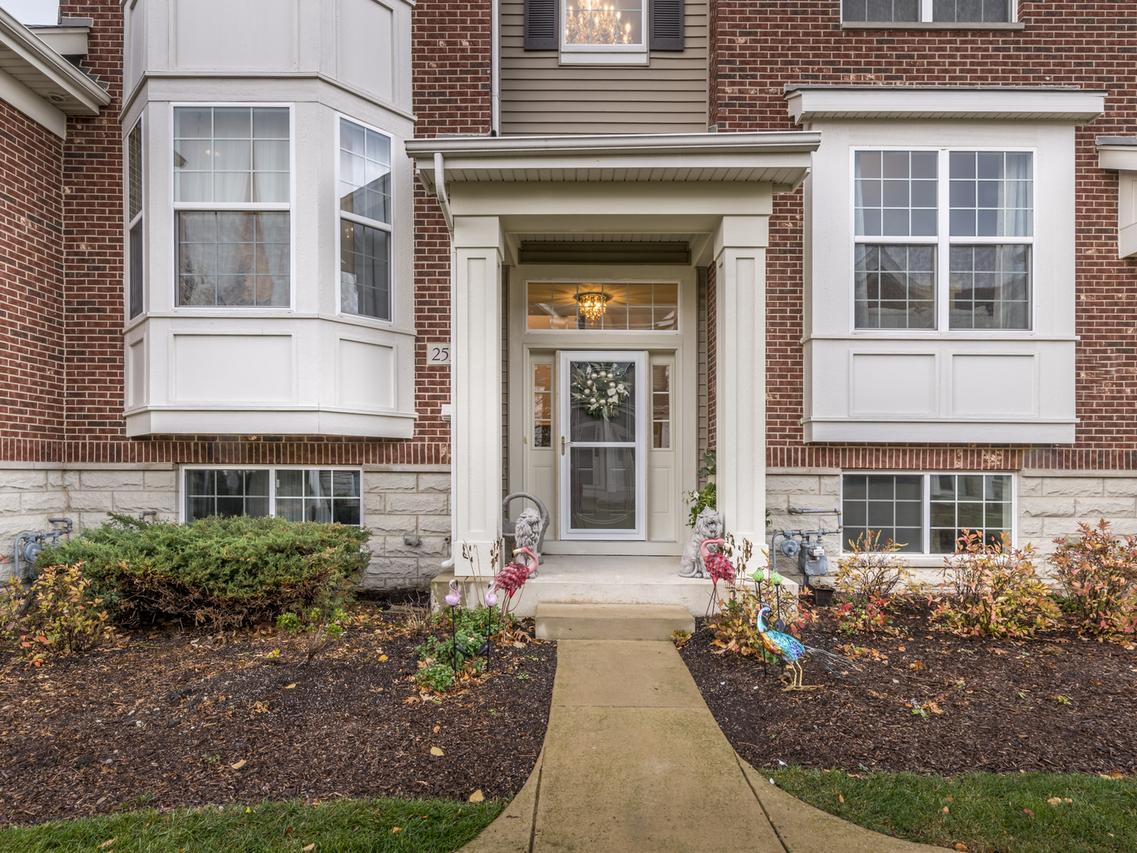 2535 Dunraven Ave., Naperville, IL 60540