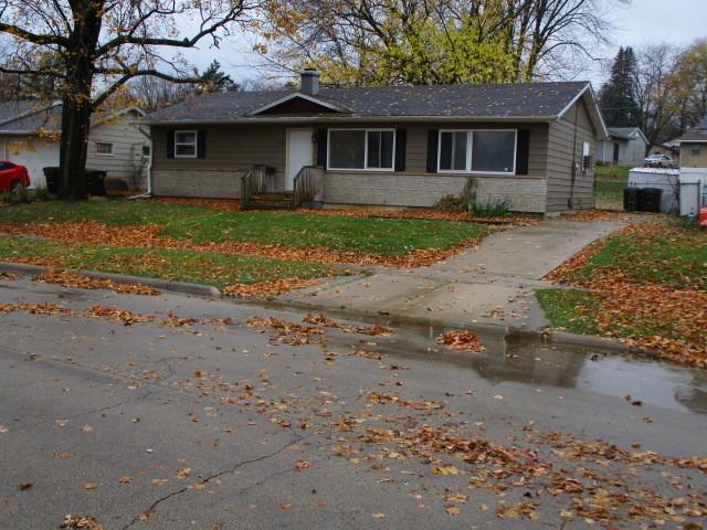 1347 Crestwood Dr., Freeport, IL 61032