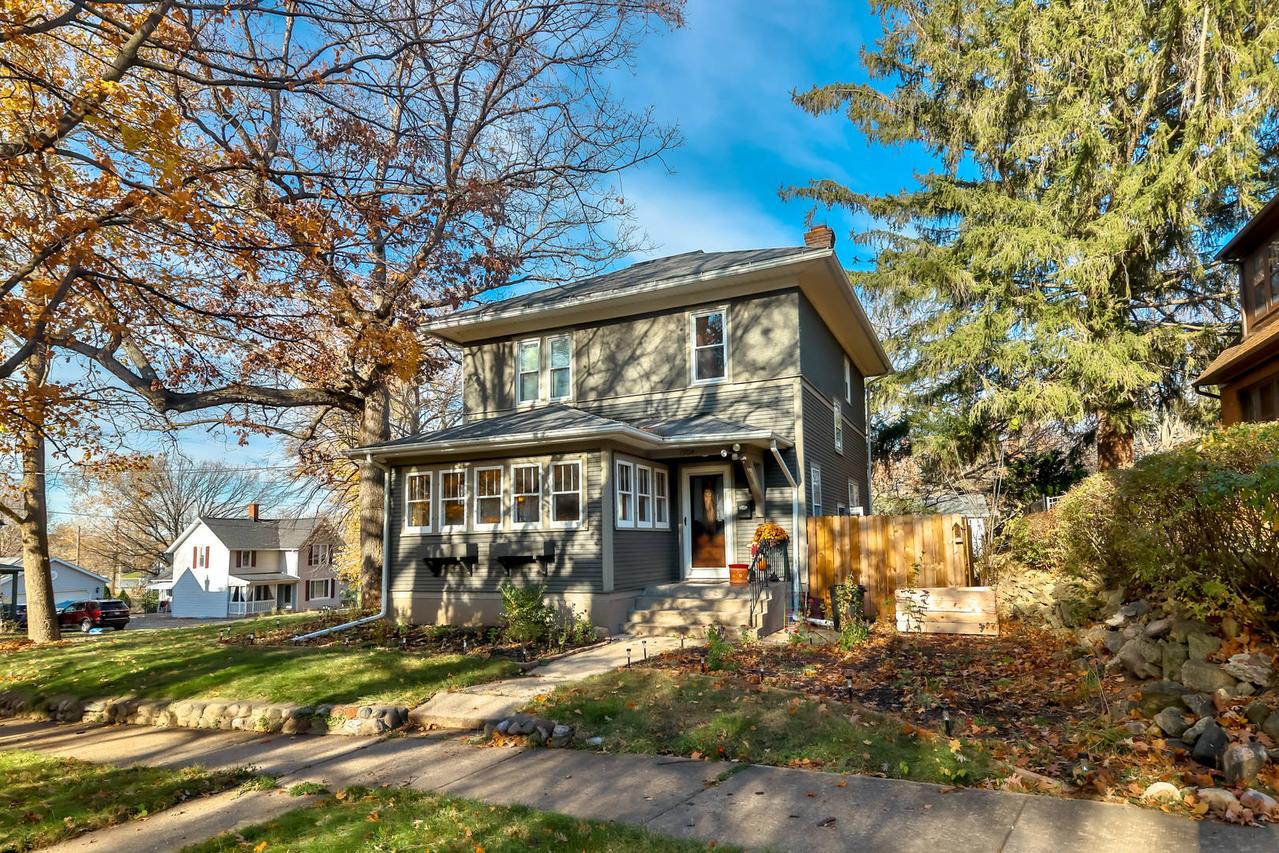 1304 Brownwood Dr., Rockford, IL 61107