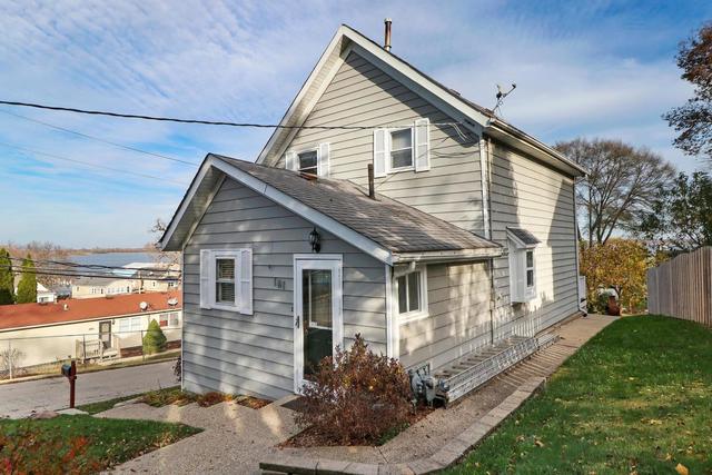 181 Forest Ave., Fox Lake, IL 60020