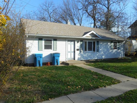 412 Barker Ave., Dixon, IL 61021