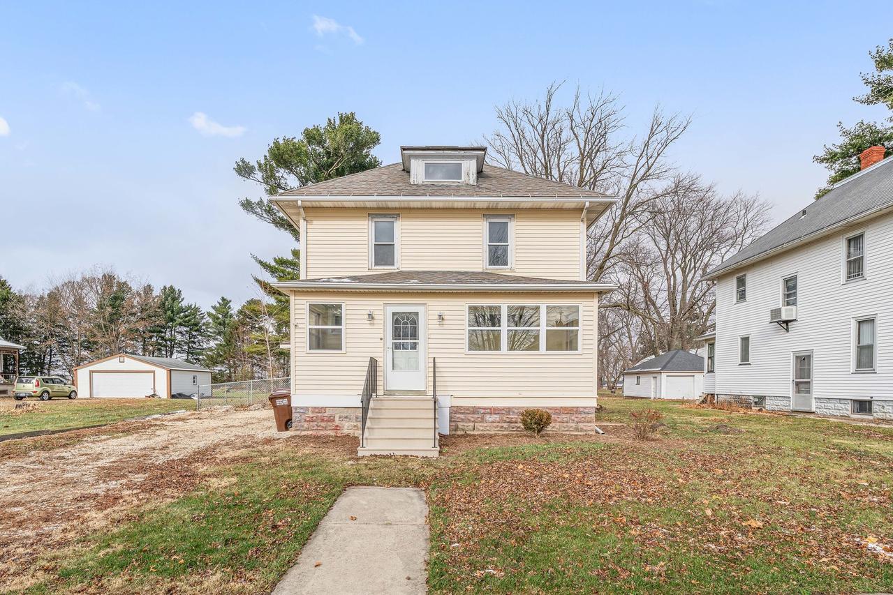 241 W Hardanger Gate, Lee, IL 60530