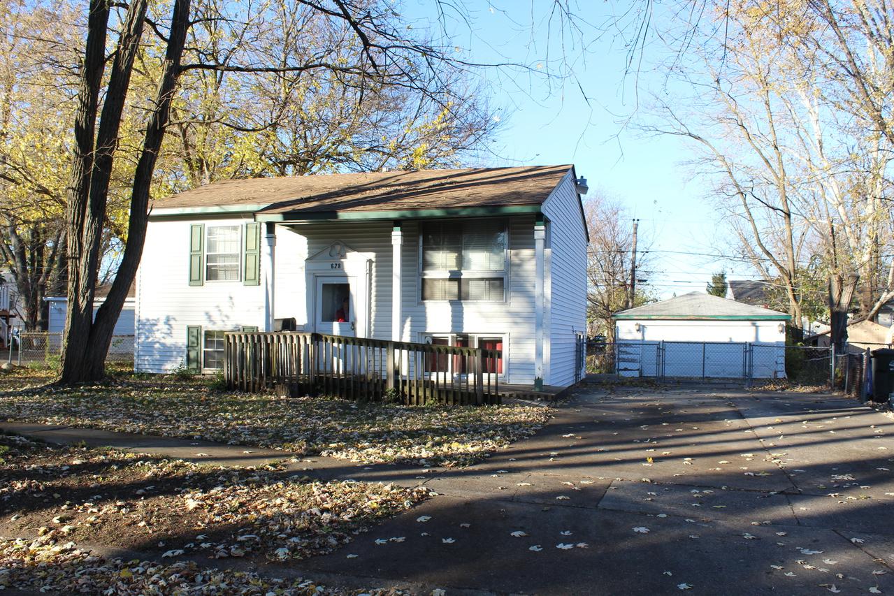628 Westwind Dr., Carpentersville, IL 60110