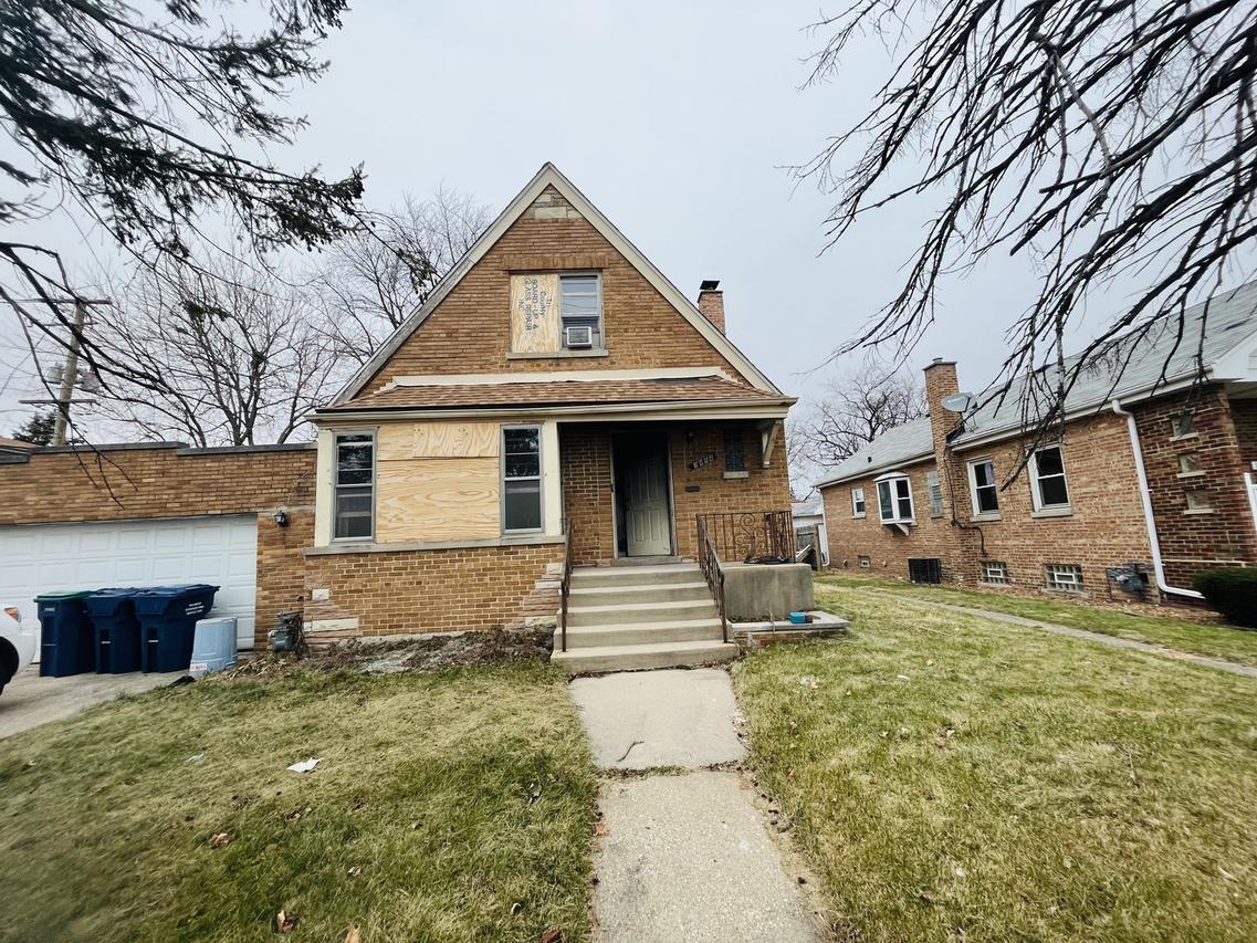3954 W 99th St., Evergreen Park, IL 60805