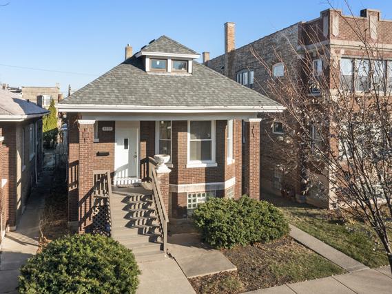 8037 S Justine St., Chicago, IL 60620