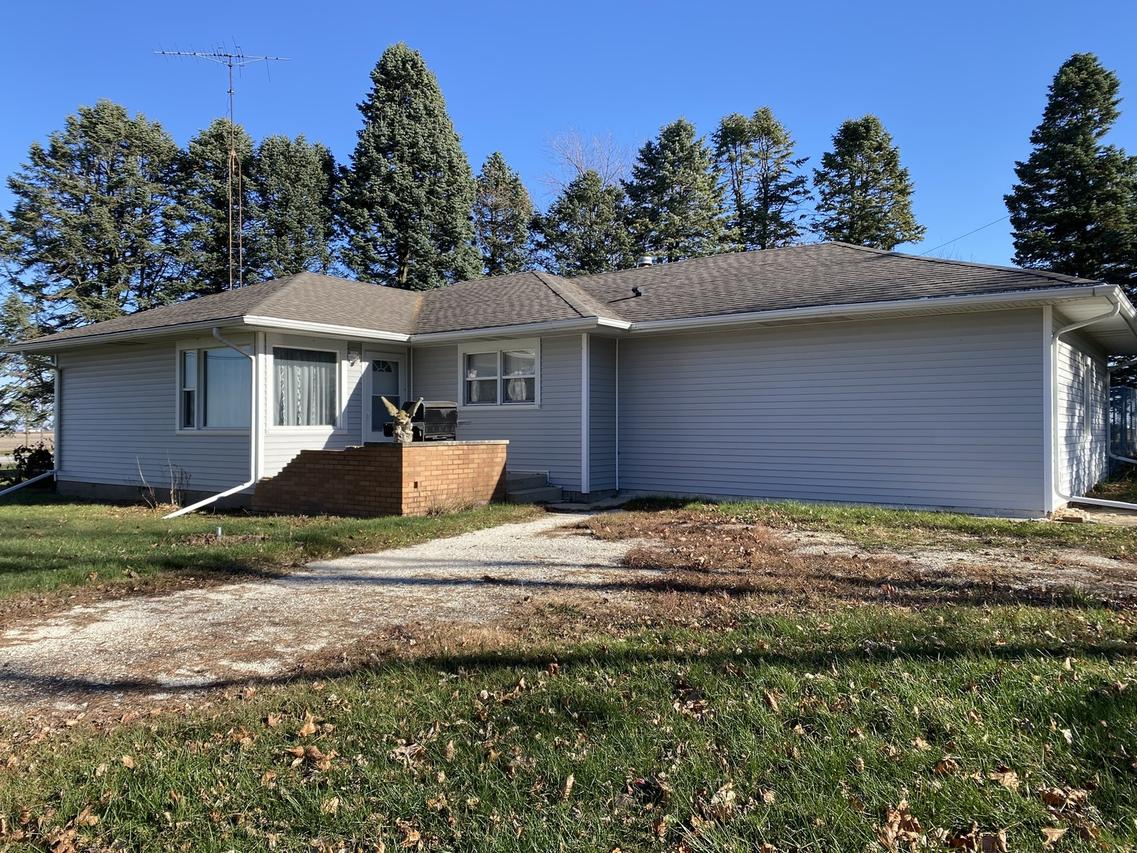 102 S Farley St., Cabery, IL 60919