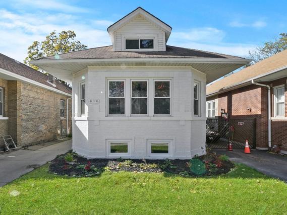 8118 S Oglesby Ave., Chicago, IL 60617