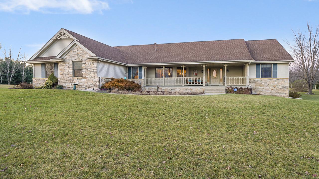 754 E Equestrian Pointe Dr., Oregon, IL 61061
