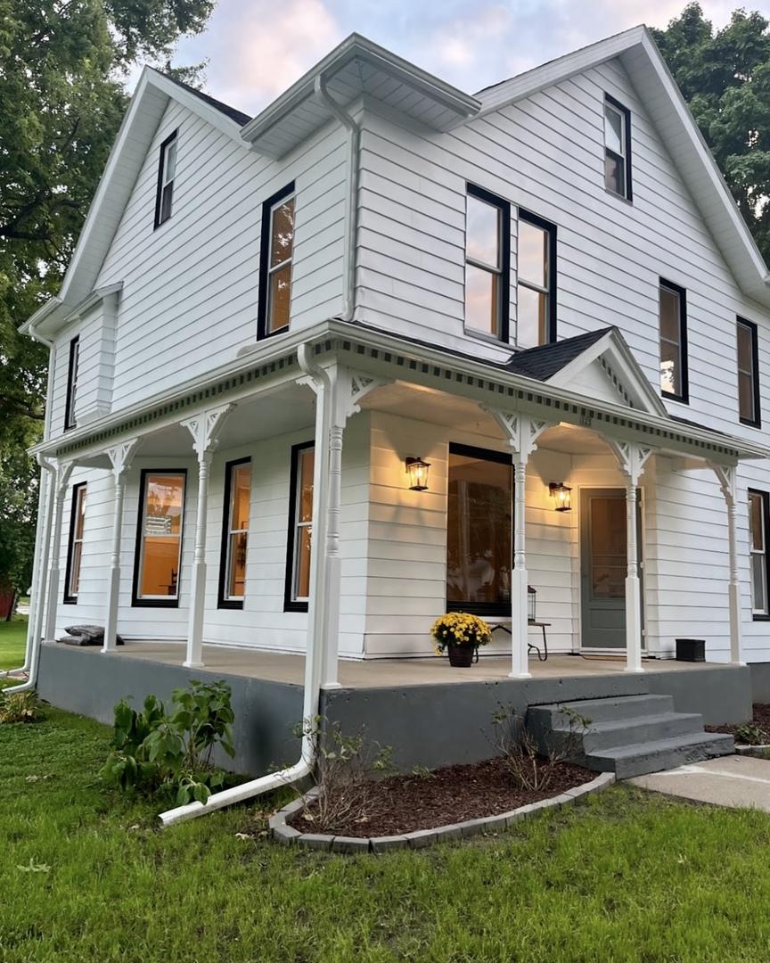 123 E Cook St., Sheffield, IL 61361