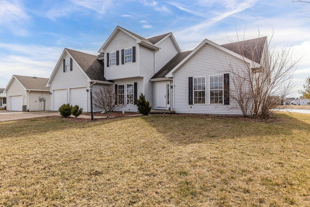 1709 Magnolia Dr., St. Joseph, IL 61873