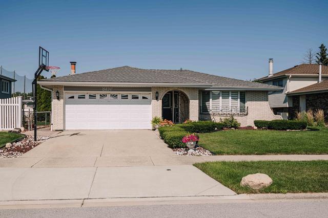 5836 101st St., Oak Lawn, IL 60453