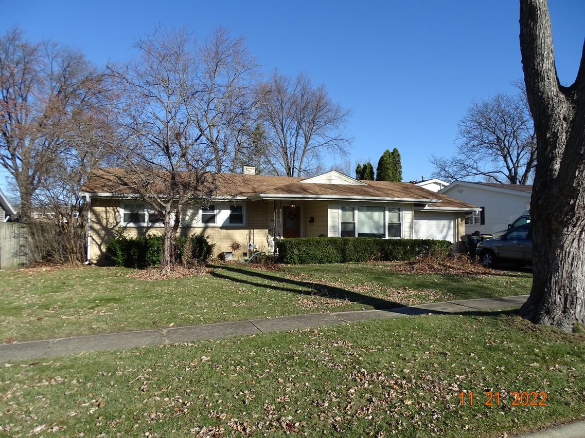 210 Pleasant Dr., Elk Grove Village, IL 60007