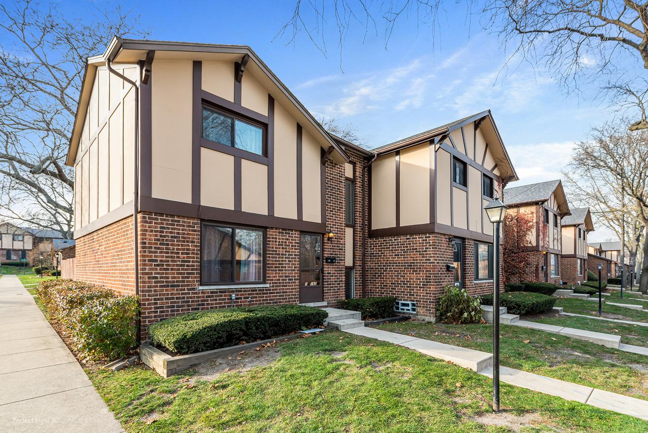 1S162 S Radford Ln. #162, Villa Park, IL 60181