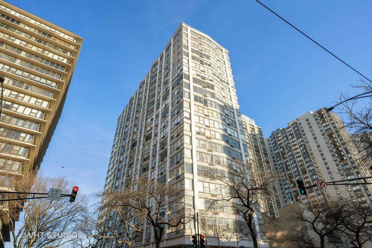 5757 N Sheridan Rd. #2J, Chicago, IL 60660