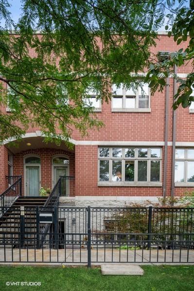 1812 S Calumet Ave., Chicago, IL 60616