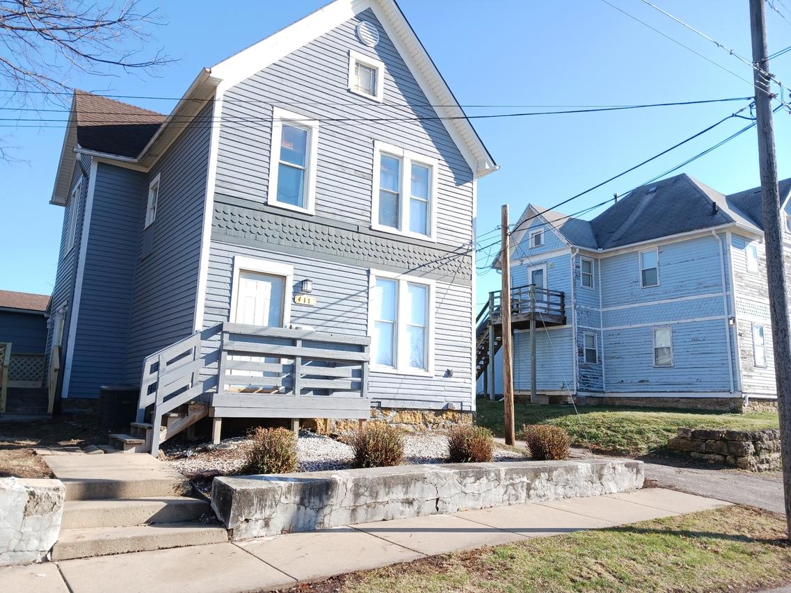 411 S Chicago Ave., Freeport, IL 61032