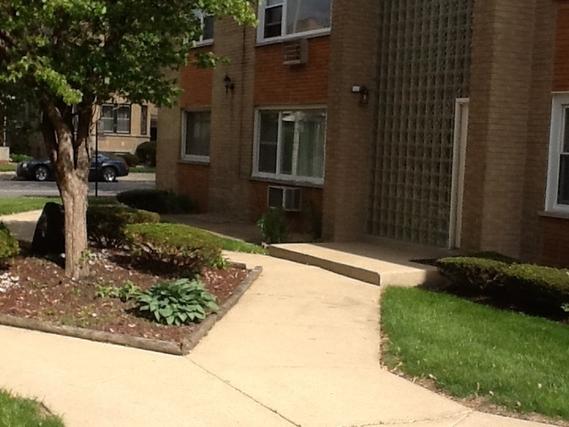 8220 S Jeffery Blvd. #1E, Chicago, IL 60617