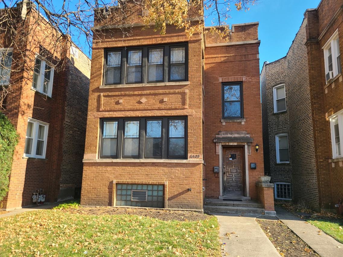 6529 N Campbell Ave., Chicago, IL 60645