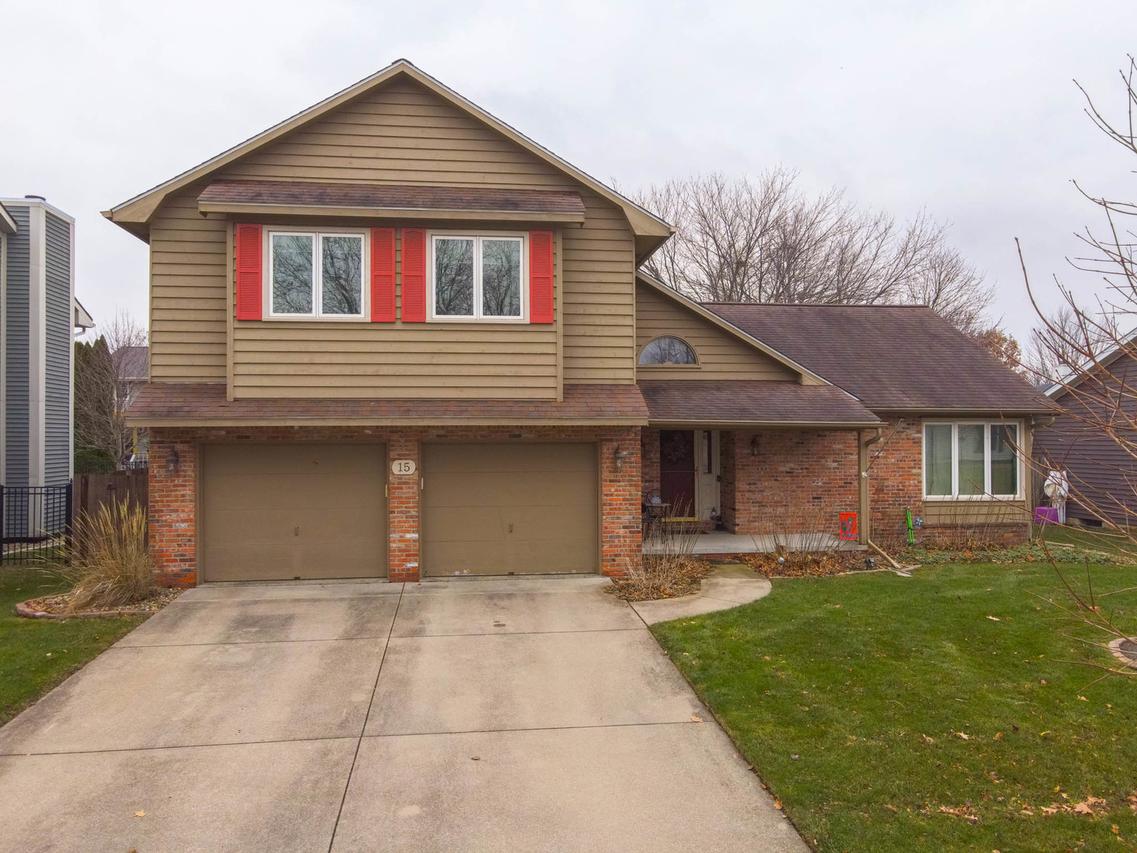 15 Chiswick Cir., Bloomington, IL 61704