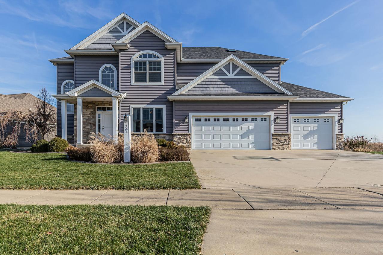 202 Independence Dr., Savoy, IL 61874