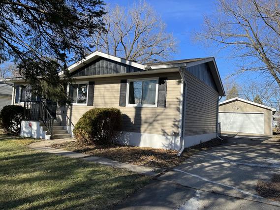 1763 Reichert Ave., Sauk Village, IL 60411