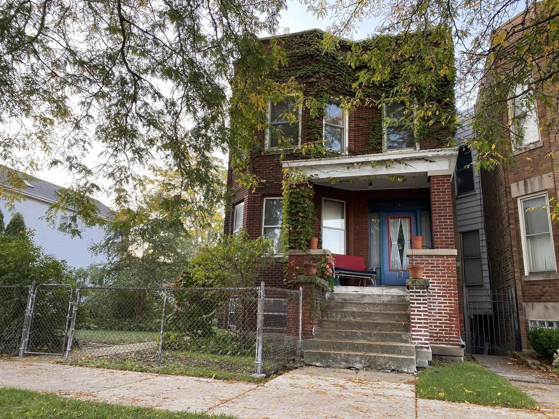 1915 W Balmoral Ave., Chicago, IL 60640