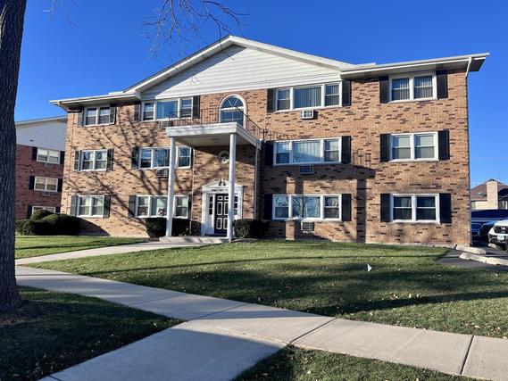 8804 45th Pl. #9, Brookfield, IL 60513