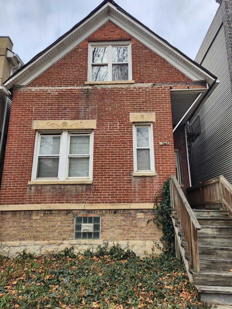 2028 W Erie St., Chicago, IL 60612
