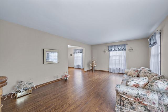 1572 Shenandoah Ln., Naperville, IL 60563