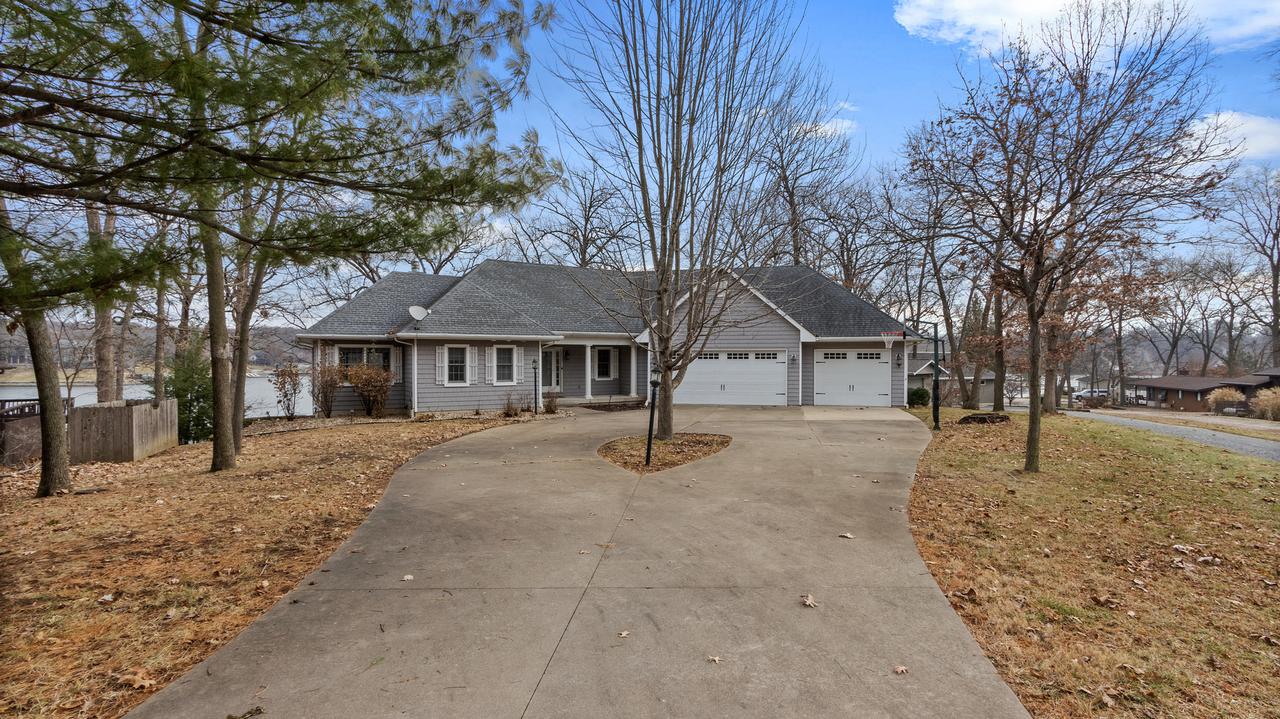 381 Charter Oak Pl., Dahina, IL 61401