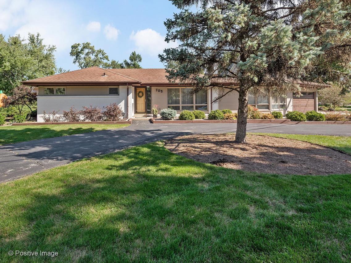 705 N County Line Rd., Hinsdale, IL 60521