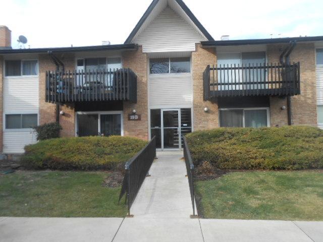 19 Kingery Quarter #107B, Willowbrook, IL 60527