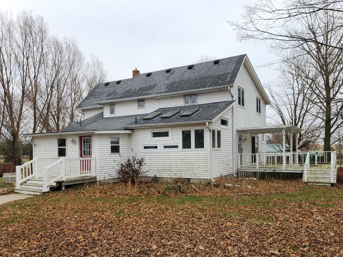 7082 S Hoosier Rd., Ashton, IL 61006