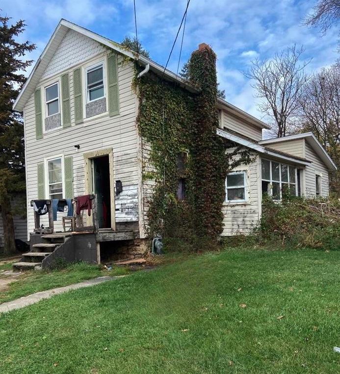 811 S Chicago Ave., Freeport, IL 61032