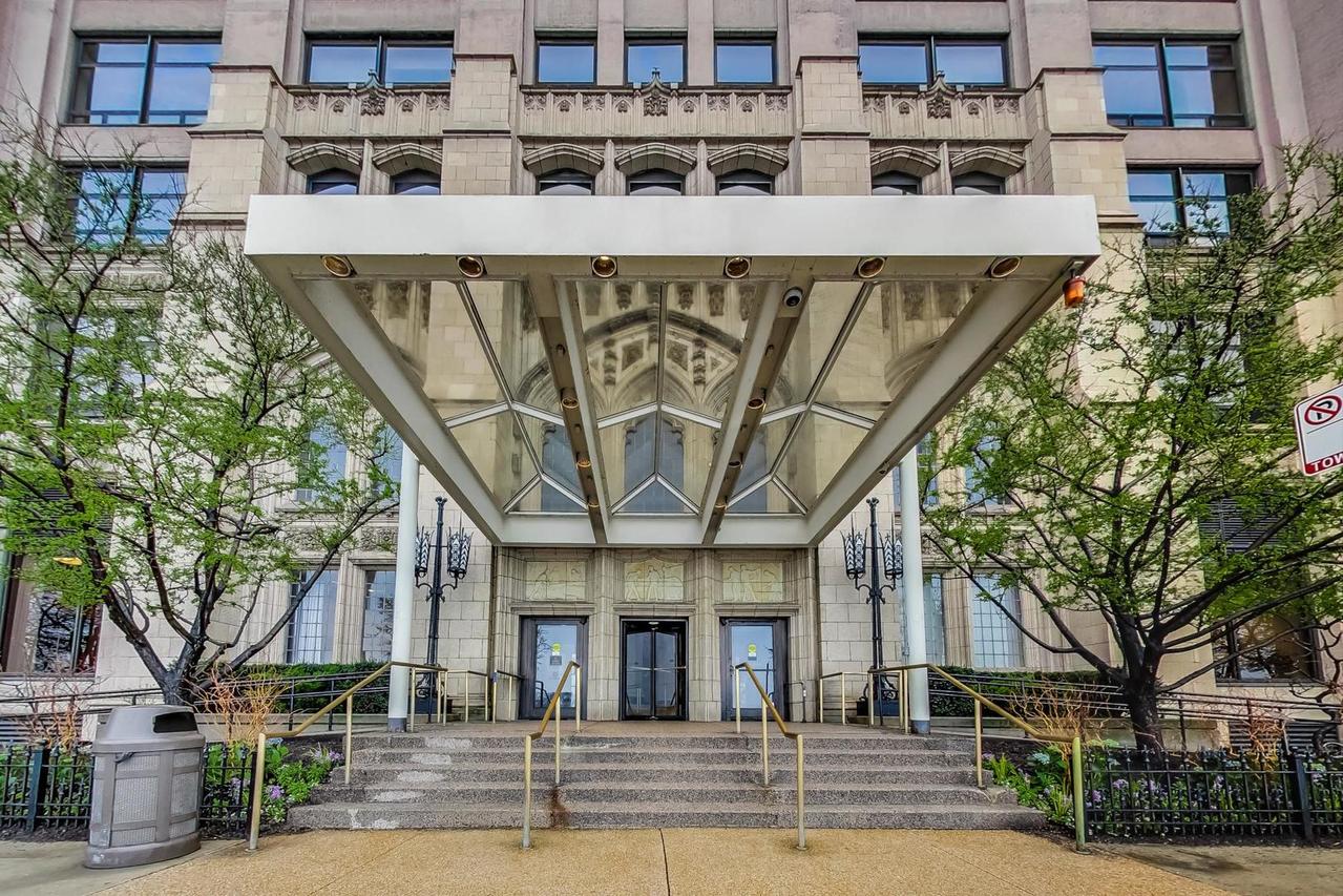 680 N Lake Shore Dr. #1419, Chicago, IL 60611