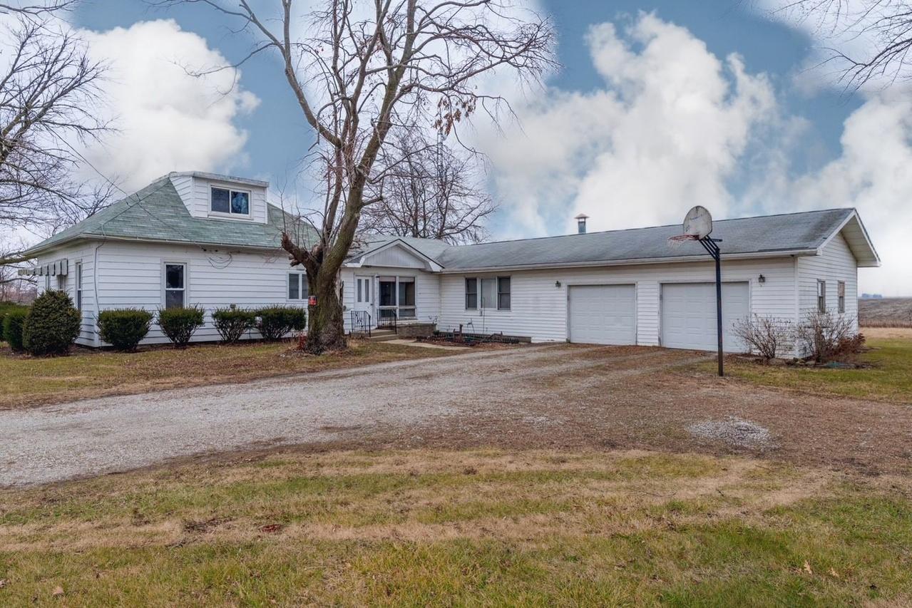 25098 N 300 East Rd., Long Point, IL 61333