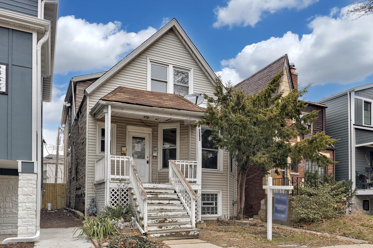 2224 W Berwyn Ave., Chicago, IL 60625