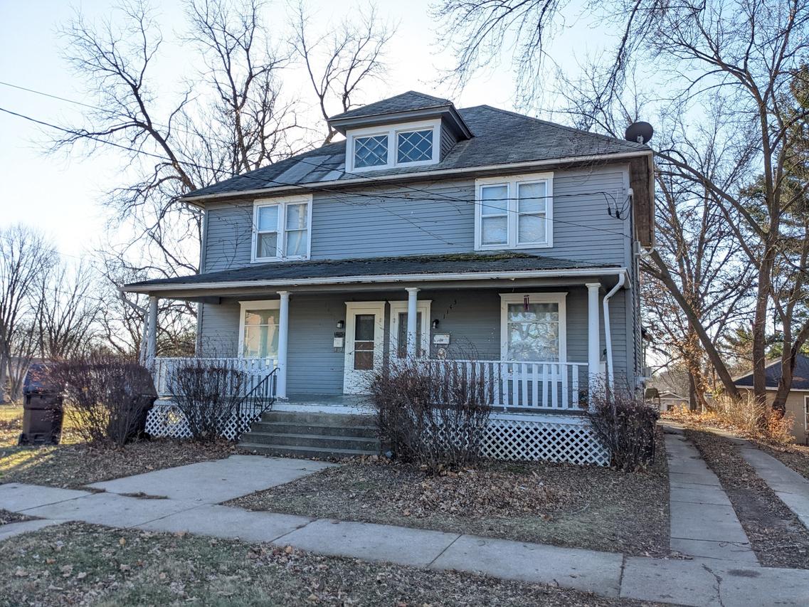 1141-1143 W Lincoln Blvd., Freeport, IL 61032