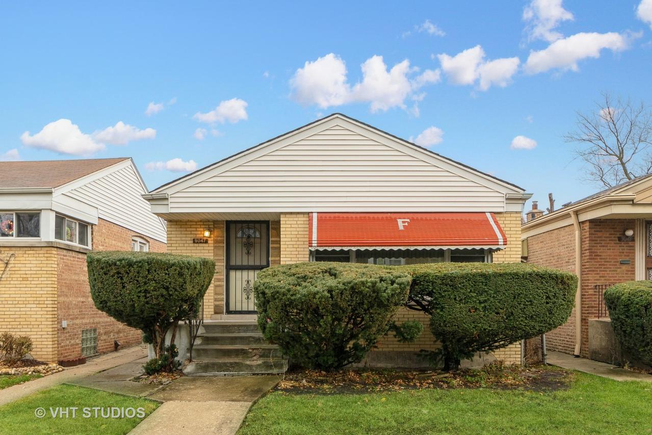 9047 S Crandon Ave., Chicago, IL 60617