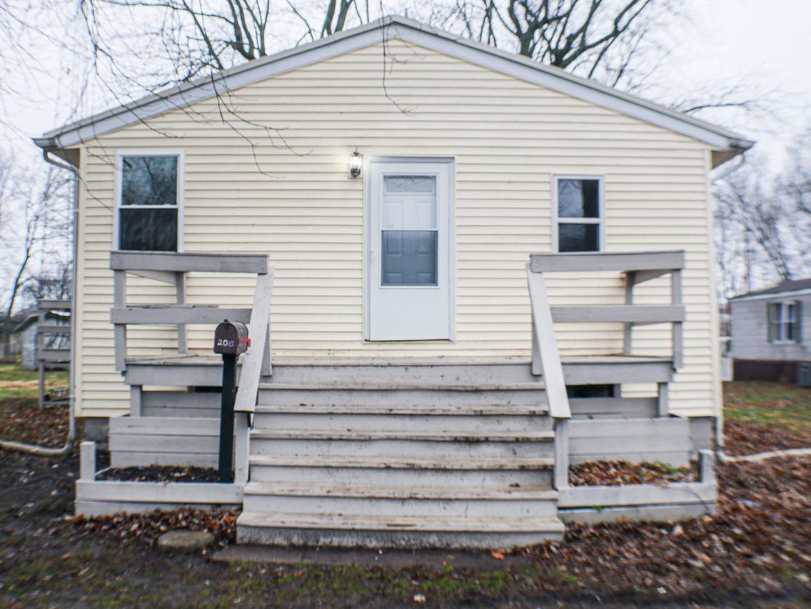 206 S Spruce St., Villa Grove, IL 61956