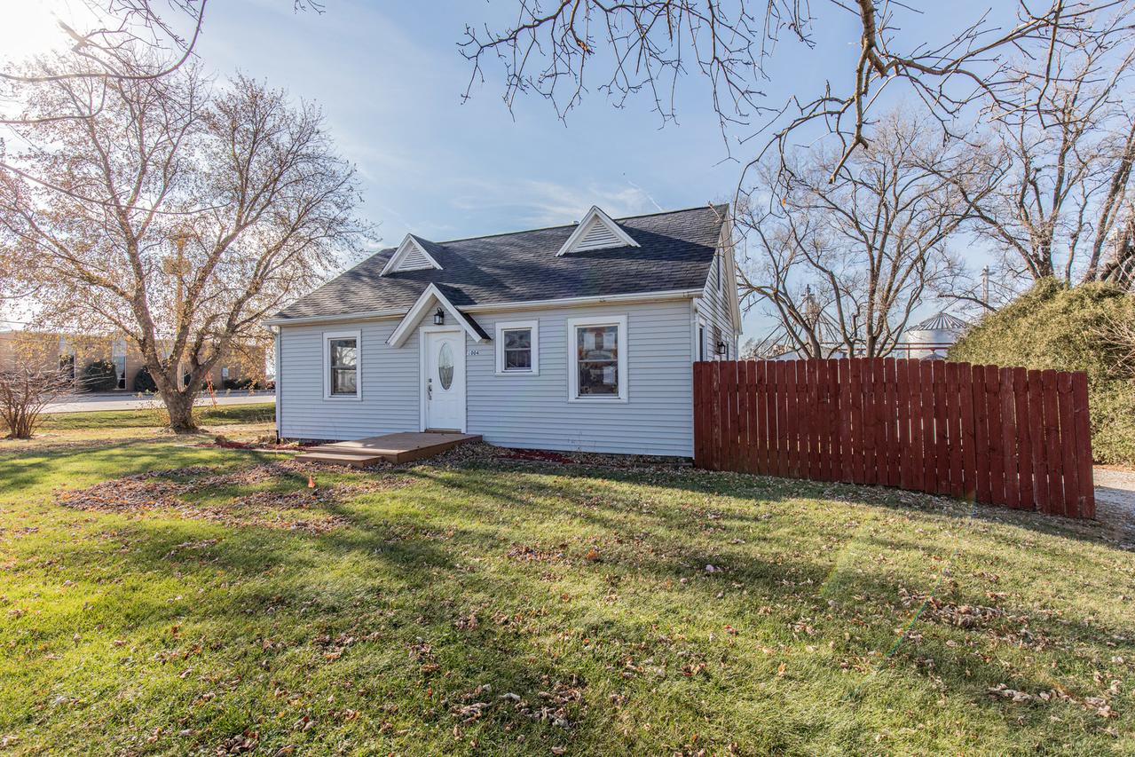 1004 Division St., Orion, IL 61235