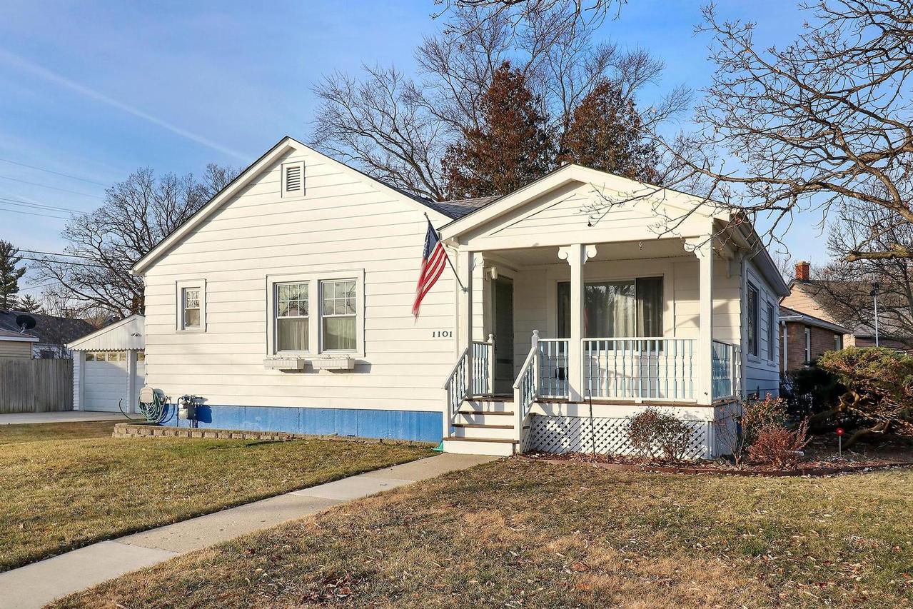 1101 Highland Cir., Waukegan, IL 60085