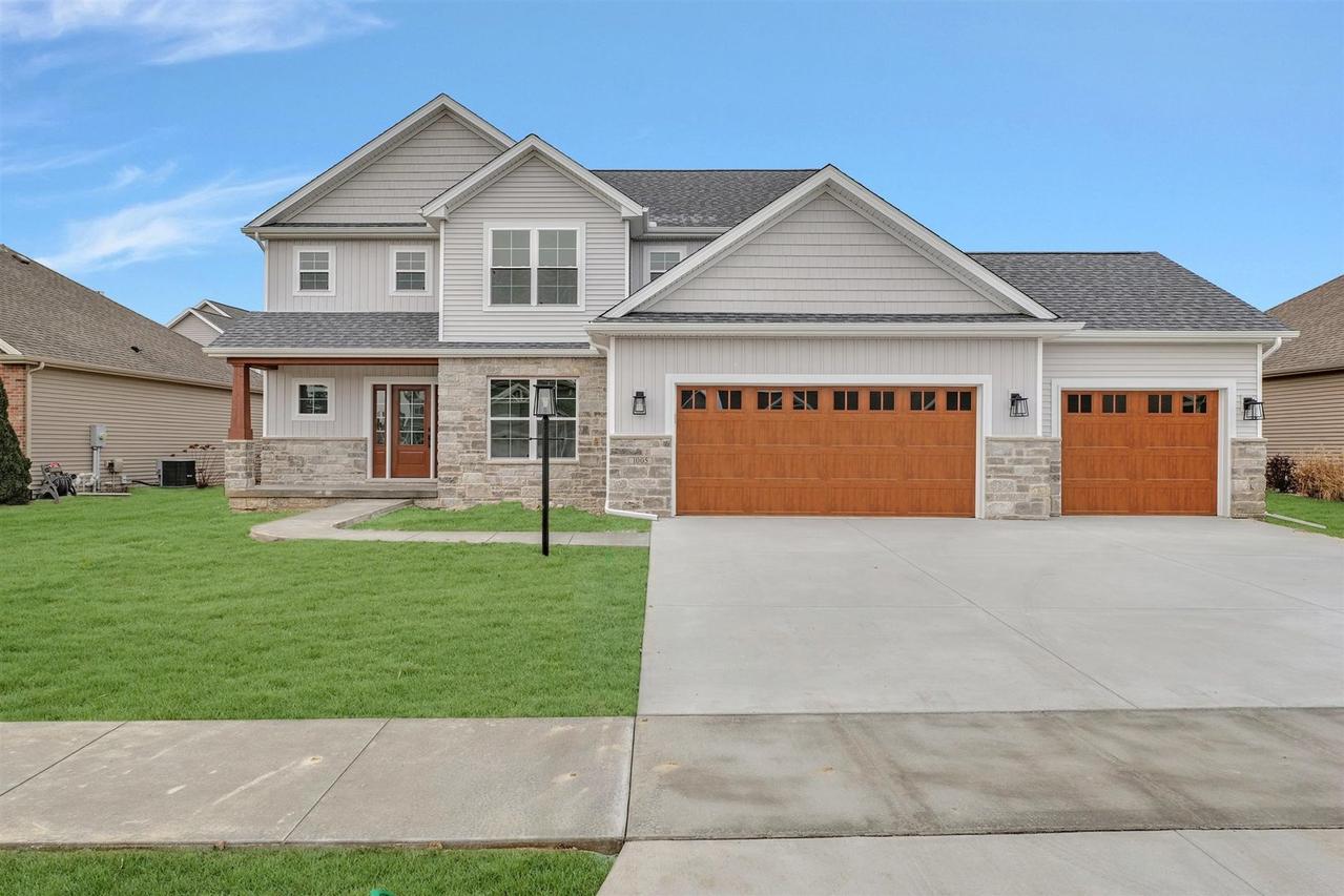 1005 Cascade Dr., Savoy, IL 61874