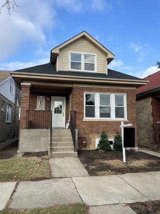 6040 W Dakin St., Chicago, IL 60634