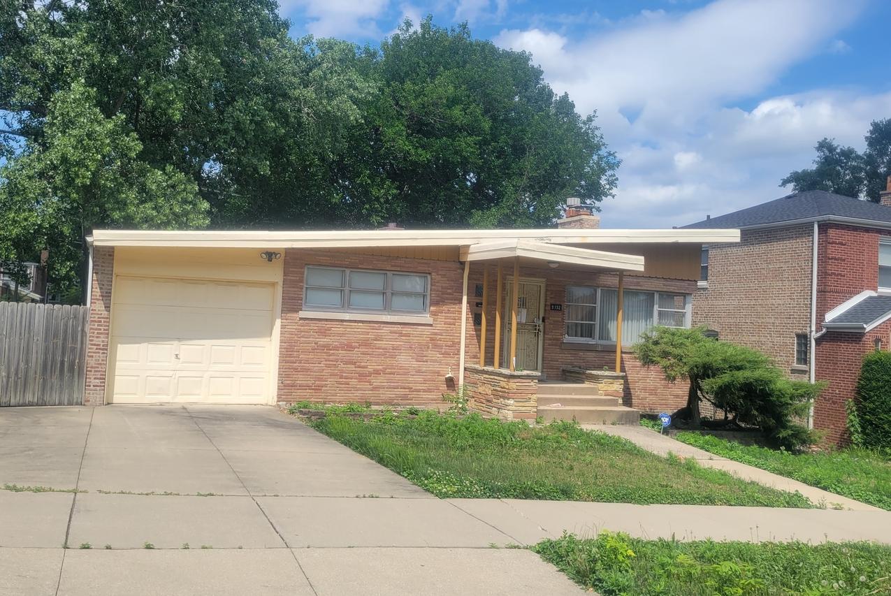 9152 S Clyde Ave., Chicago, IL 60617