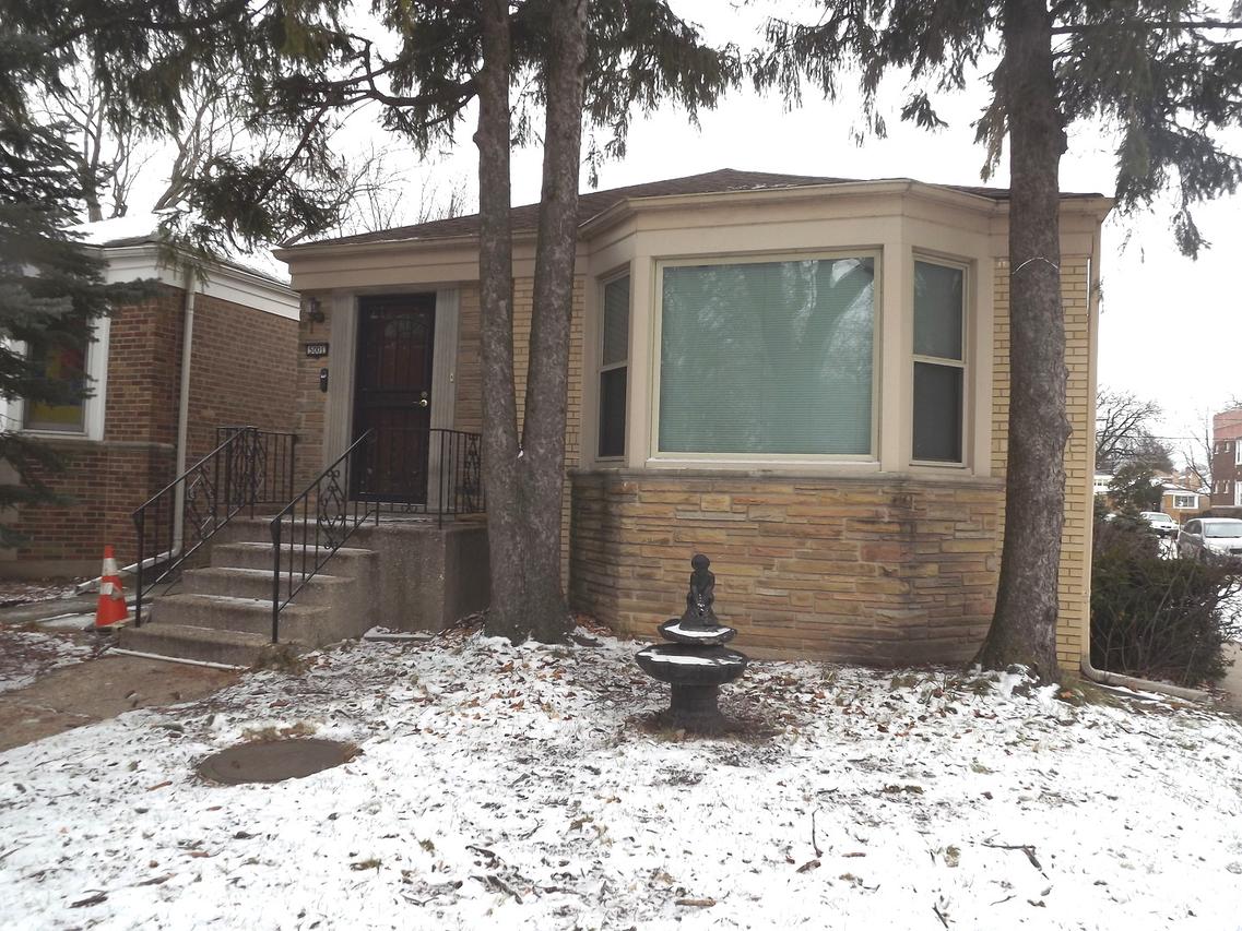 5001 N Francisco Ave., Chicago, IL 60625